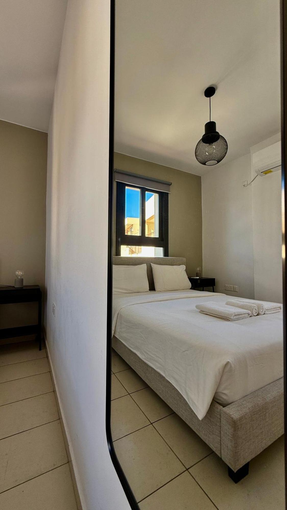 Sea La Vie #1 - Luxury Seaview Apartment Paphos Exterior photo